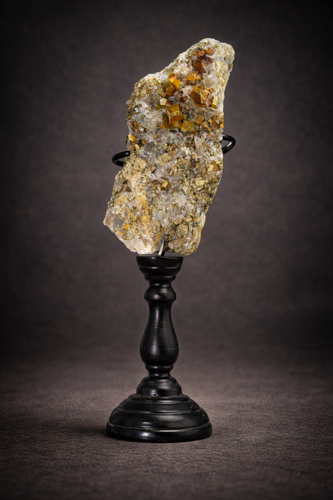 Pirīta kristālu matrica (2)