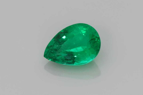 0.63 carat GREEN Pear Smaragdas (1)