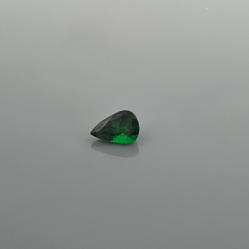 0.57 carat GREEN Pear Garnet (1)