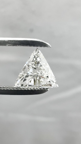 0.51 carat H-VVS2 Natūralus Triangular Deimantas (1)