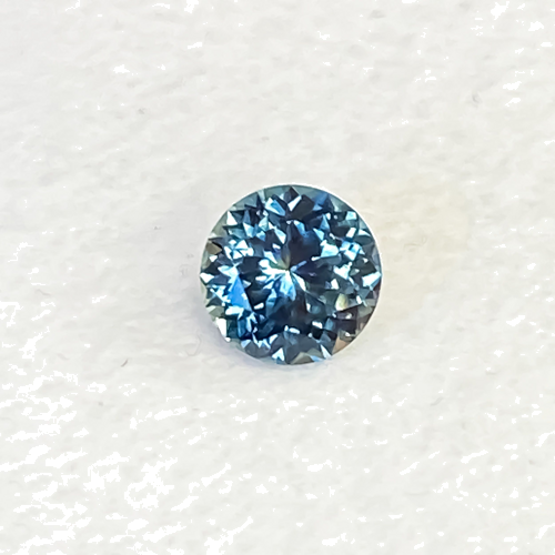 0.68 carat GREEN Round Safyras (1)