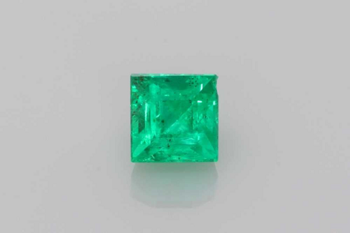 0.54 carat GREEN Square Smaragdas (1)