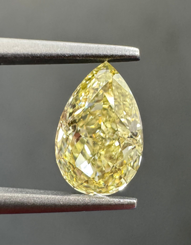 1.12 carat Faint Yellow-VVS2 Natūralus Pear Deimantas (1)