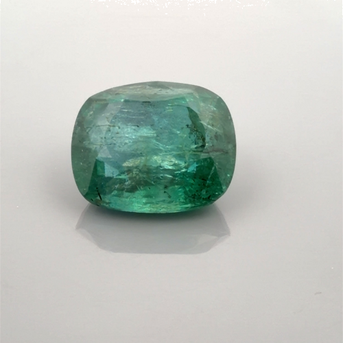 8.77 carat GREEN Cushion Smaragdas (1)