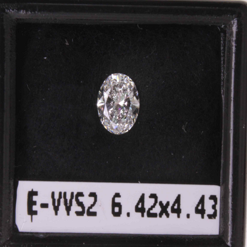 0.5 carat E-VVS2 Natūralus Oval Deimantas (1)