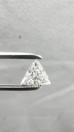 0.53 carat E-SI1 Natūralus Triangular Deimantas (1)
