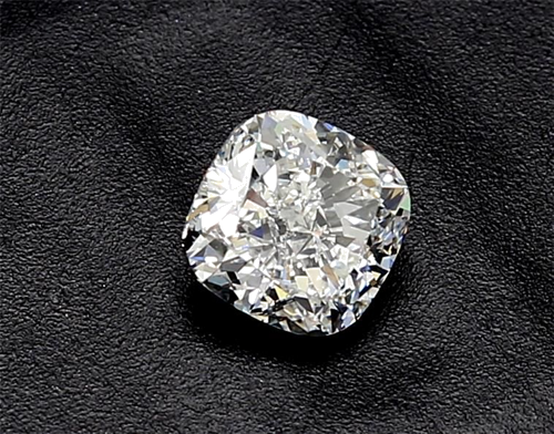 0.7 carat F-SI2 Natūralus Oval Deimantas (1)