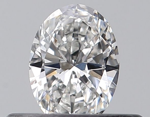 0.27 carat E-VS1 Natūralus Oval Deimantas (1)