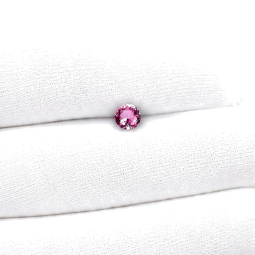 0.63 carat PINK Round Safyras (1)