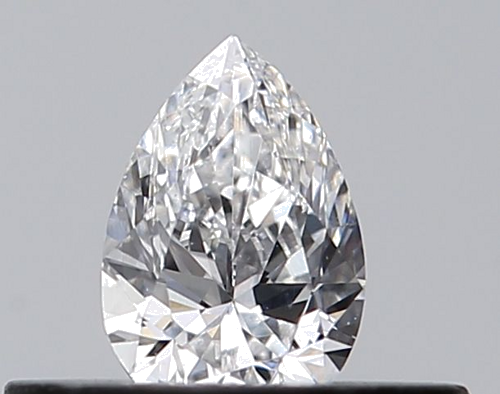 0.23 carat E-VVS2 Natūralus Pear Deimantas (1)