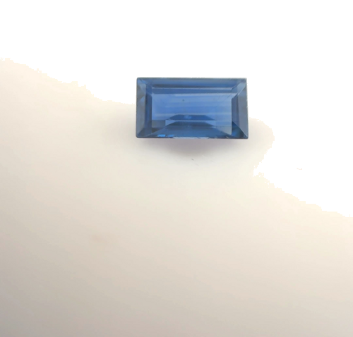 0.66 carat BLUE Baguette Safyras (1)