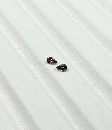 0.4 carat GREEN Pear Garnet (1)