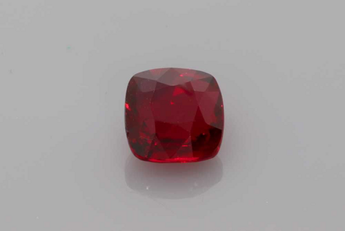 2.02 carat RED Rubinas (1)