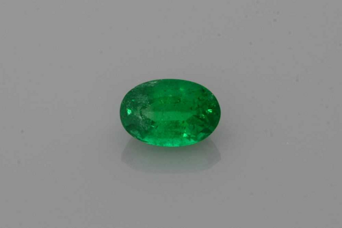 0.5 carat GREEN Oval Smaragdas (1)