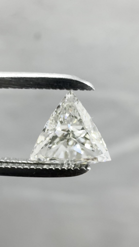 0.58 carat J-VVS2 Natūralus Triangular Deimantas (1)