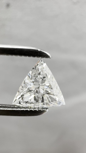 0.51 carat E-SI1 Natūralus Triangular Deimantas (1)