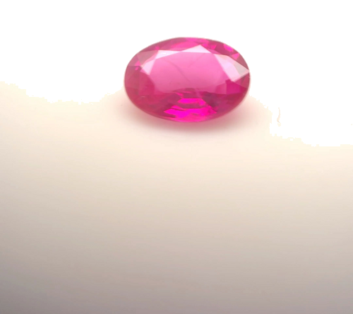 0.69 carat RED Oval Rubinas (1)