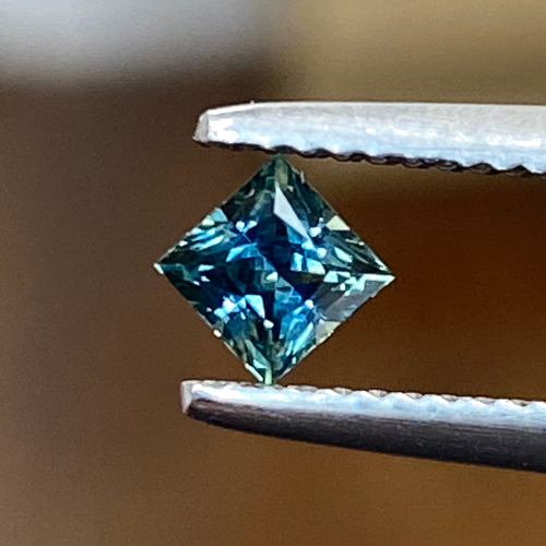 0.46 carat GREEN Princess Safyras (1)