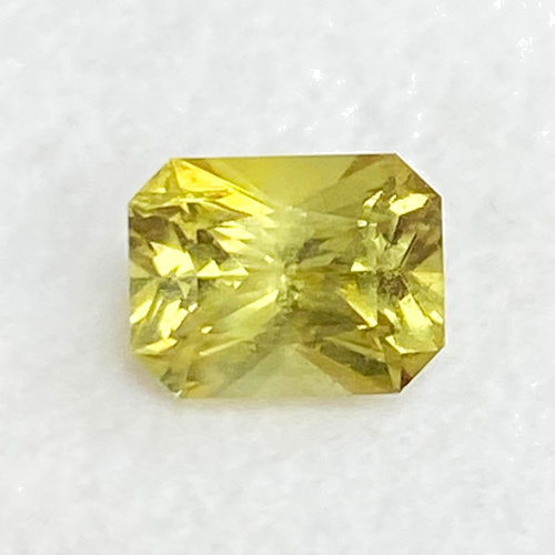 1.24 carat YELLOW Radiant Safyras (1)