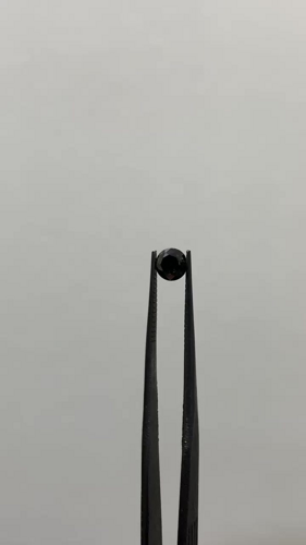 0.64 carat Fancy Black-VVS2 Excellent cut Natūralus Round Deimantas (1)