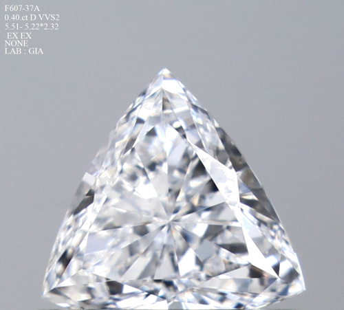 0.4 carat D-VVS2 Natūralus Triangular Deimantas (1)