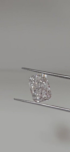 3.71 carat E-VS1 Natūralus Radiant Deimantas (1)