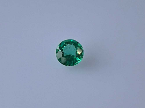 0.45 carat GREEN Round Smaragdas (1)