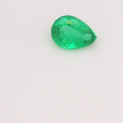 0.23 carat GREEN Pear Smaragdas (1)