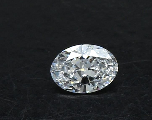 0.32 carat D-IF Natūralus Oval Deimantas (1)