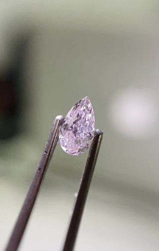 0.25 carat Fancy Light Purplish Pink-SI1 Natūralus Pear Deimantas (1)