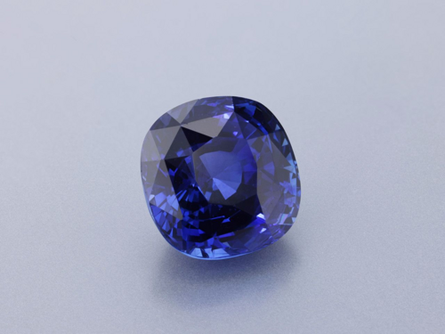 6.74 carat BLUE Cushion Safyras (1)