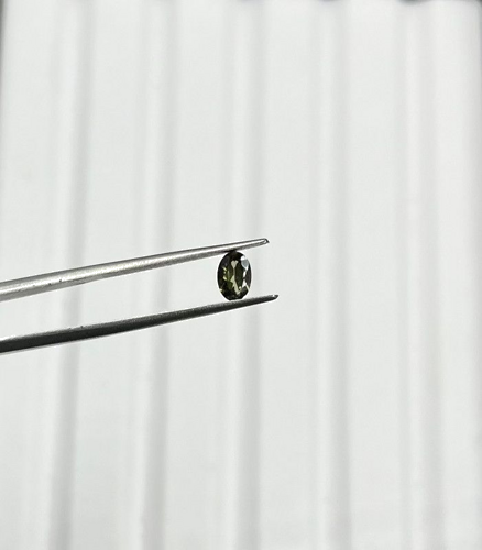 0.4 carat GREEN Oval Garnet (1)