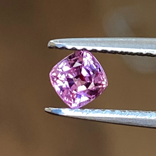 0.58 carat PINK Cushion Safyras (1)