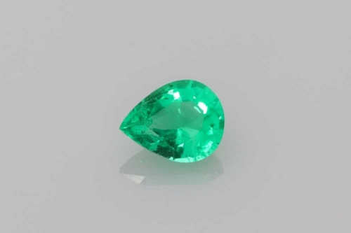 0.27 carat GREEN Pear Smaragdas (1)