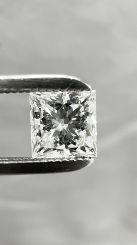 0.64 carat I-VVS1 Natūralus Princess Deimantas (1)