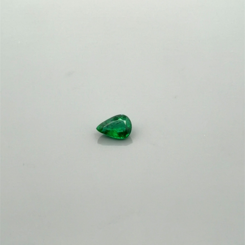 0.59 carat GREEN Pear Smaragdas (1)