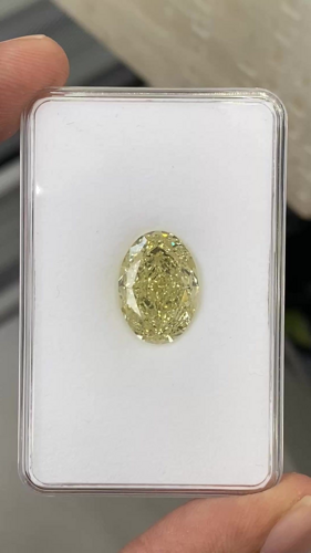 10.48 carat Fancy Brownish Greenish Yellow-VVS2 Natūralus Oval Deimantas (1)