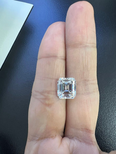 4.62 carat D-VVS2 Natūralus Emerald Deimantas (1)