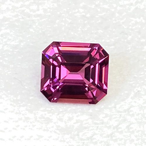 3.32 carat PINK Emerald Garnet (1)
