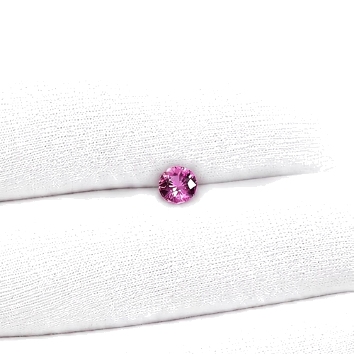 0.66 carat PINK Round Safyras (1)