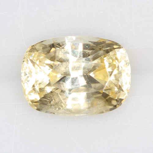 4.0 carat YELLOW Cushion Safyras (1)