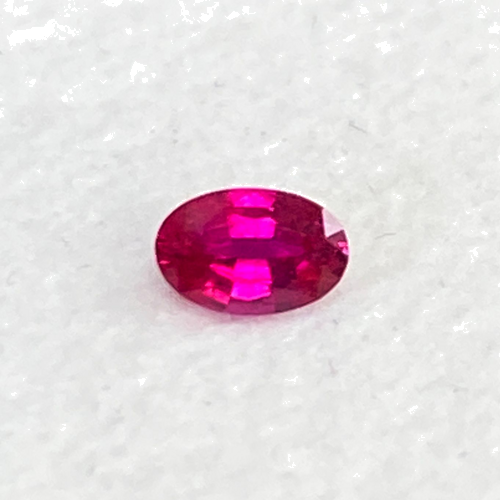 0.14 carat RED Oval Rubinas (1)