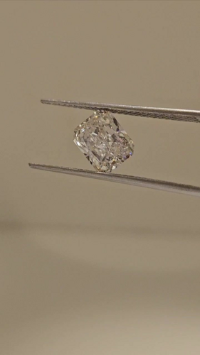 1.71 carat G-SI1 Natūralus Radiant Deimantas (1)