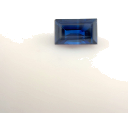 0.65 carat BLUE Baguette Safyras (1)