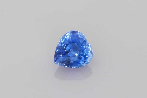 0.7 carat BLUE Heart Safyras (1)