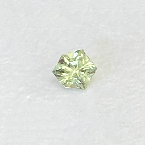 0.47 carat YELLOW Hexagonal Safyras (1)