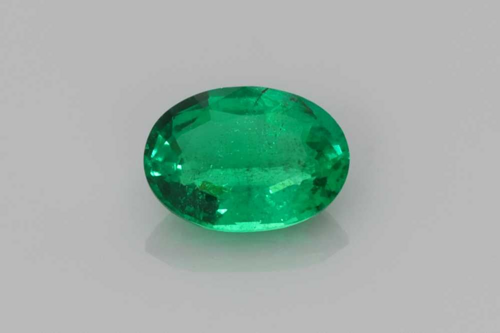 0.66 carat GREEN Oval Smaragdas (1)