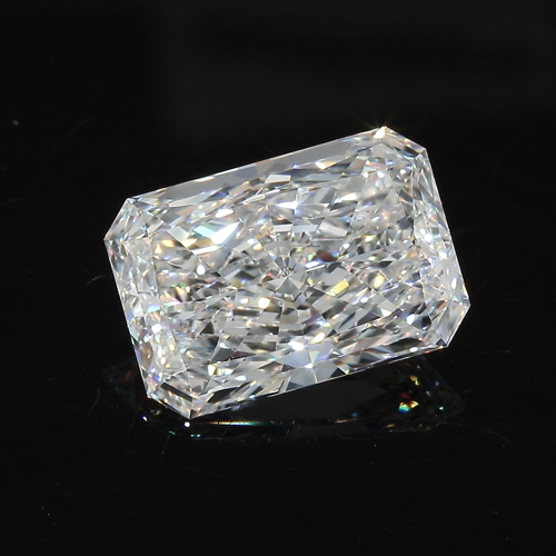 4.01 carat E-SI1 Natūralus Radiant Deimantas (1)