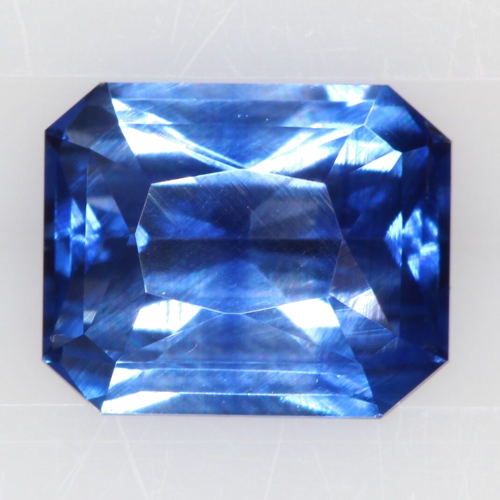 0.7 carat BLUE Octagonal Safyras (1)
