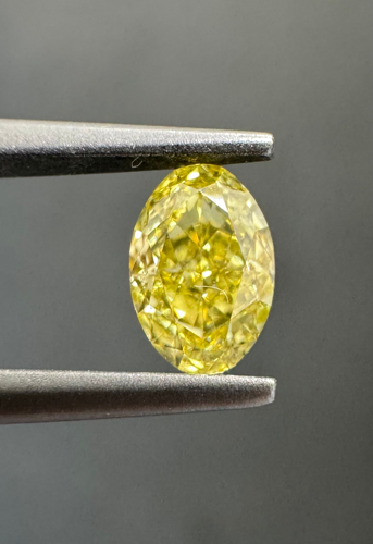 0.43 carat Fancy Intense Yellow-VS1 Natūralus Oval Deimantas (1)